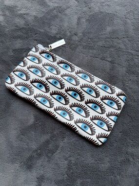 Bobbi Brown Graphic Eye Print Makeup Zip Pouch - Blue & White